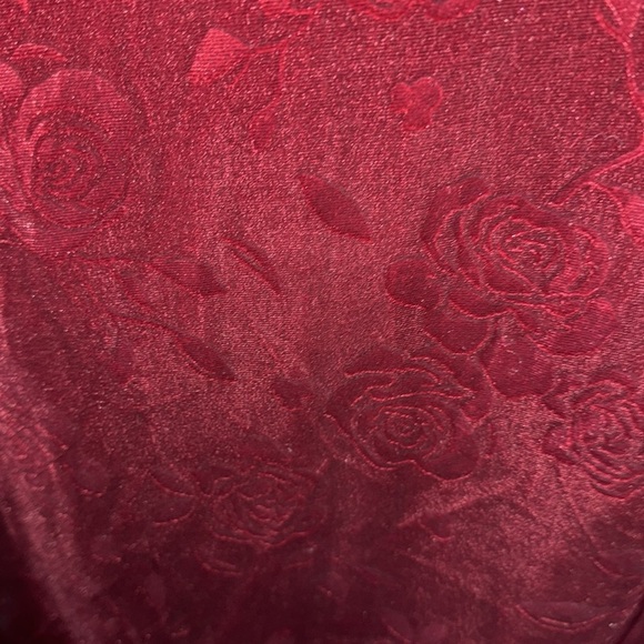 Torrid Minnie Mouse velvet dress red floral rose cold shoulder size 5x 28 NEW - Picture 4 of 6